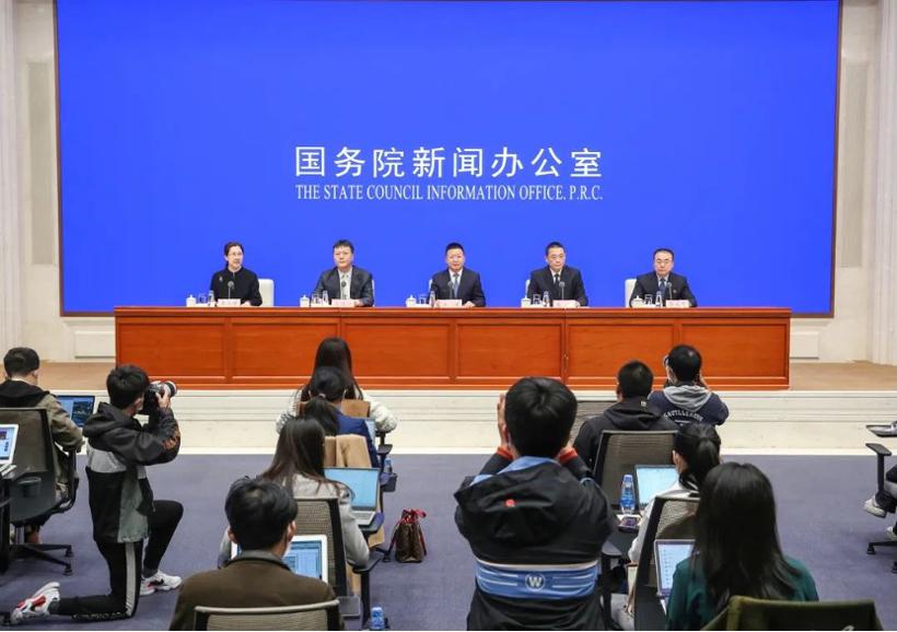 2022年(nián),影(yǐng)響商用(yòng)車(chē)行(xíng)業(yè)的(de)新規有(yǒu)哪些(xiē)?